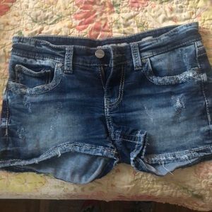 BKE Size 28, mid rise shorts